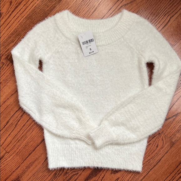 Forever 21 Soft Cream Women's Sweater - Picture 1 of 4